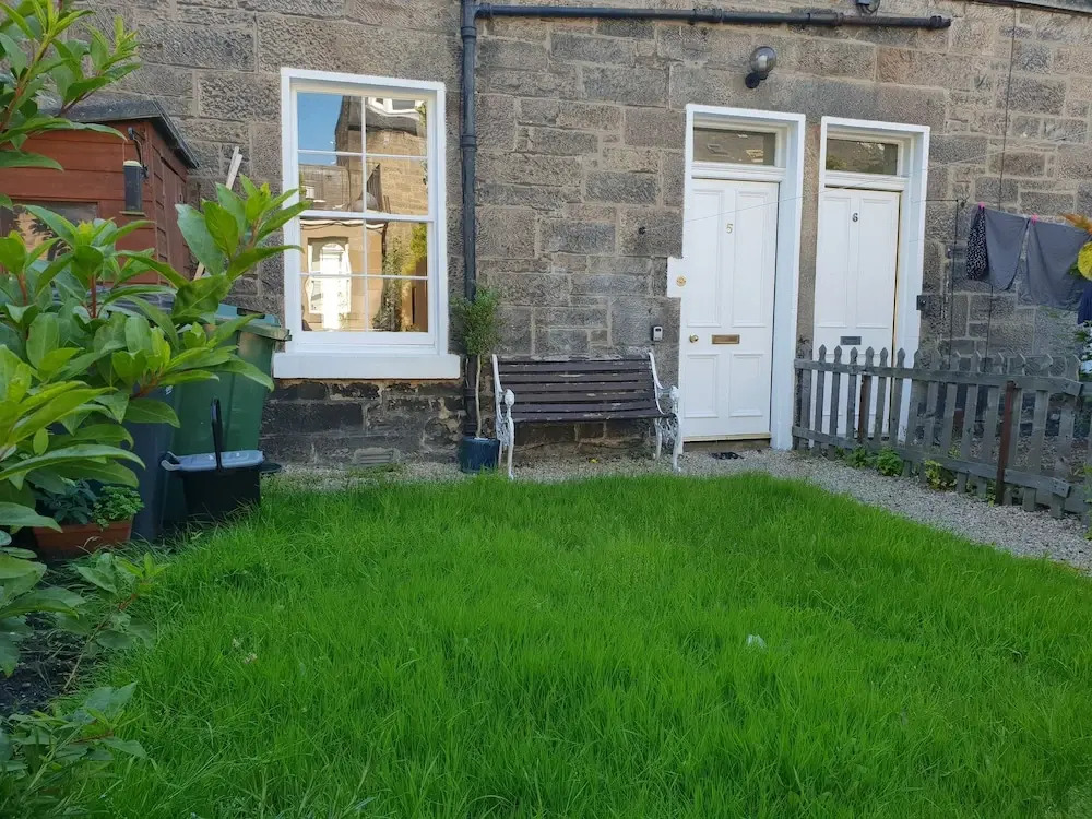 1 Bed Colony Apartment Stockbridge