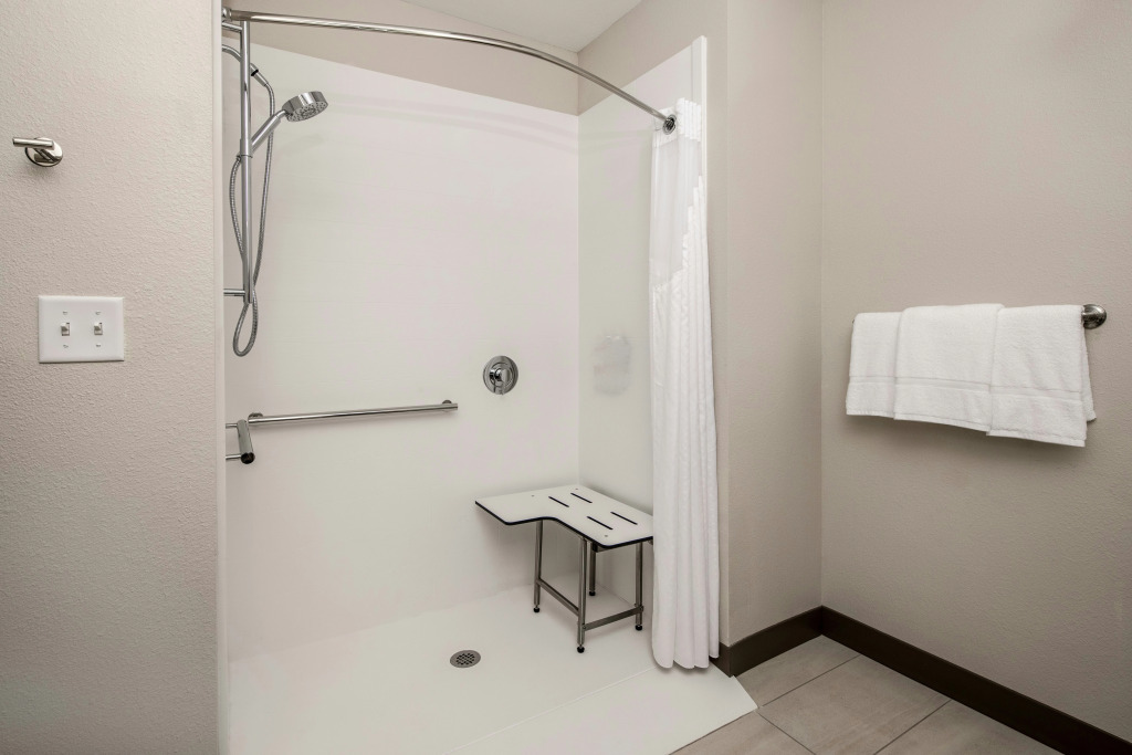 Holiday Inn Express & Suites Ft Myers Beach-Sanibel Gateway by IHG