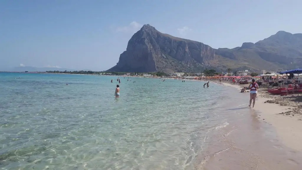 Annalisa Apartments 250 dal mare