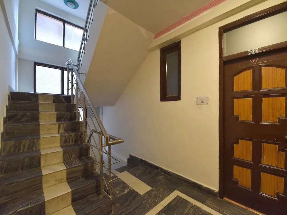 OYO 13387 Hotel Kartik
