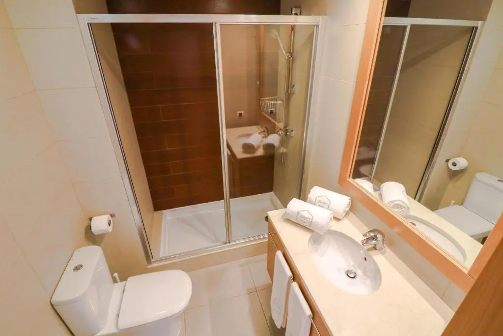 MC Suites Lagos with Pool and sea view