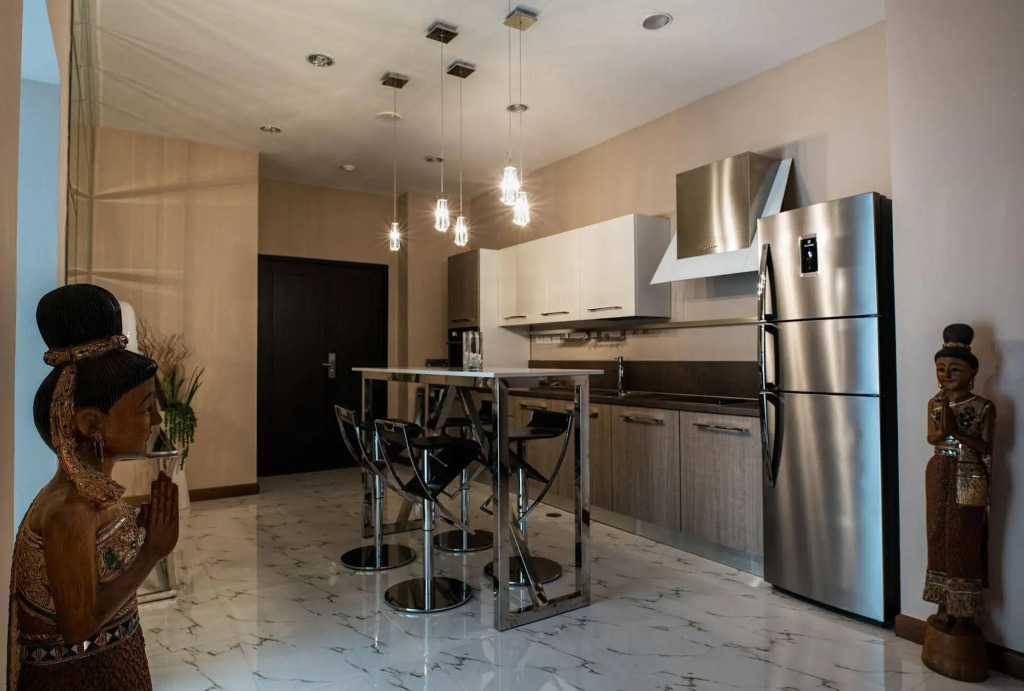 Luxury Apartment at Karon Hill