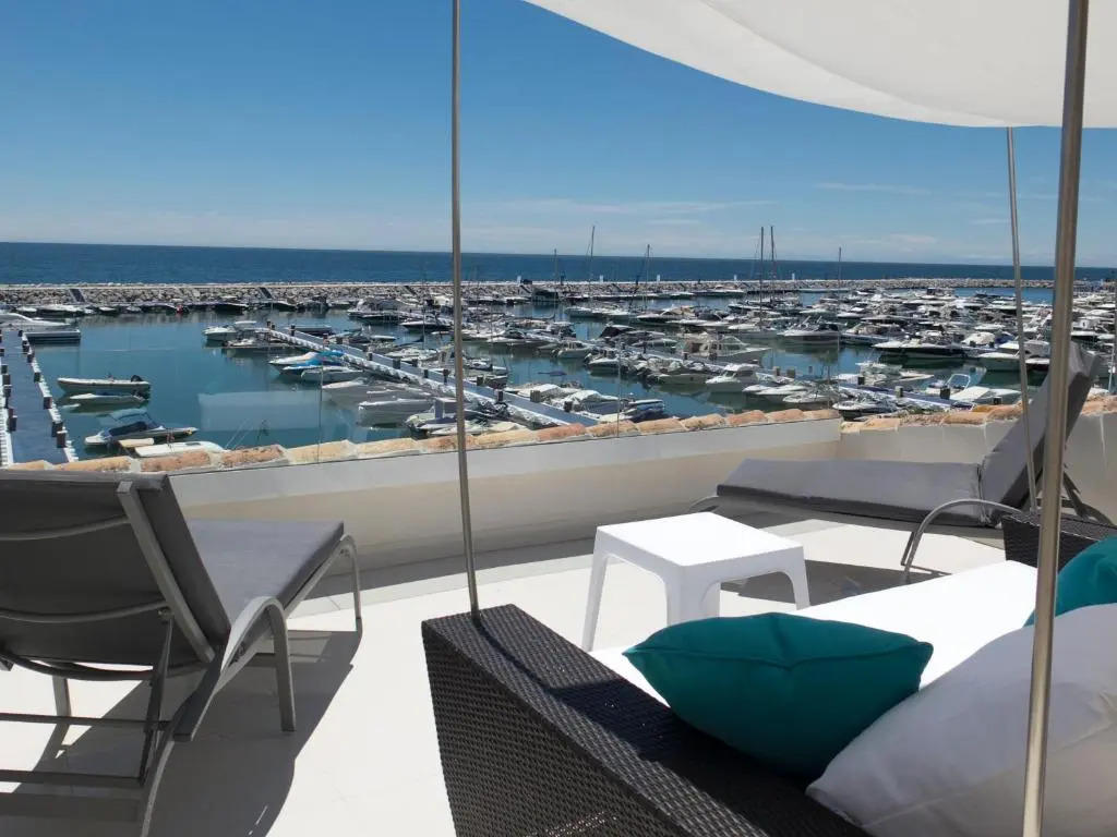 First Line Duplex Puerto Banus Sleeps 8 People
