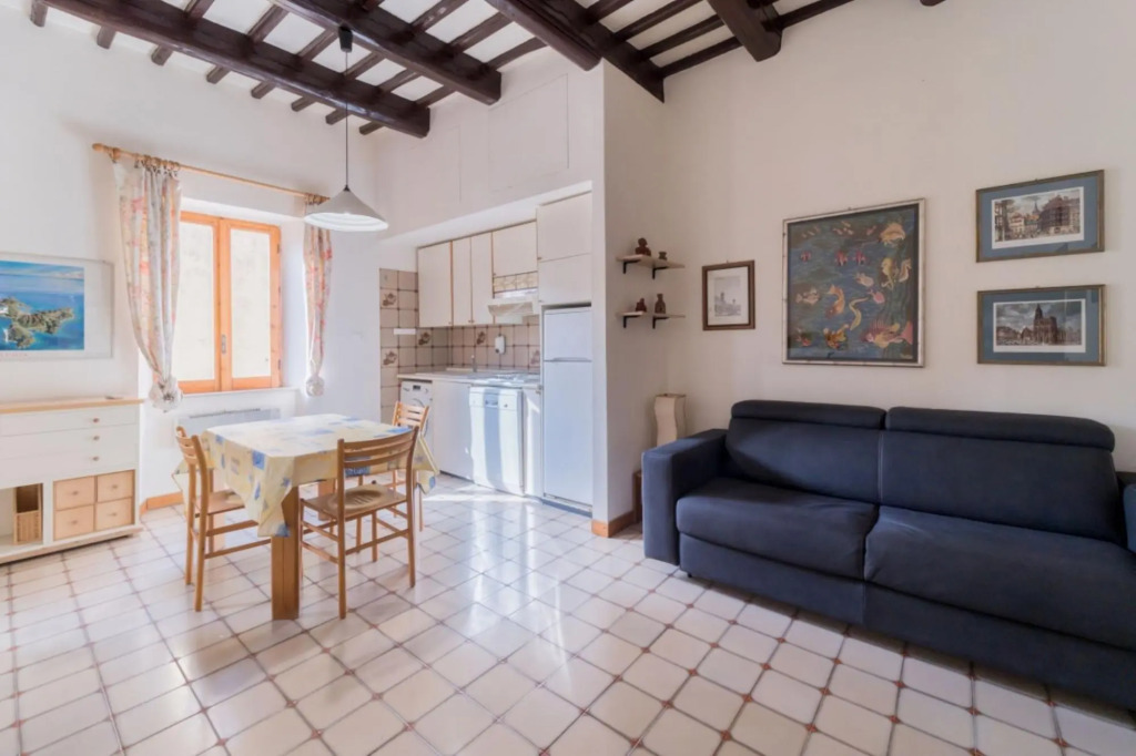 Aragosta apartment sleeps 4/6 in the heart of Marina di Campo-TRILOCALE ARAGOSTA