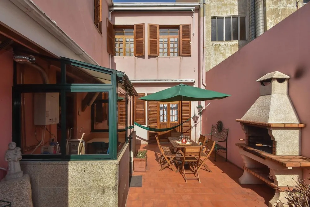 Best House Center - with Garage