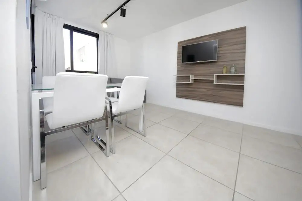 AW6 Derqui Apartment