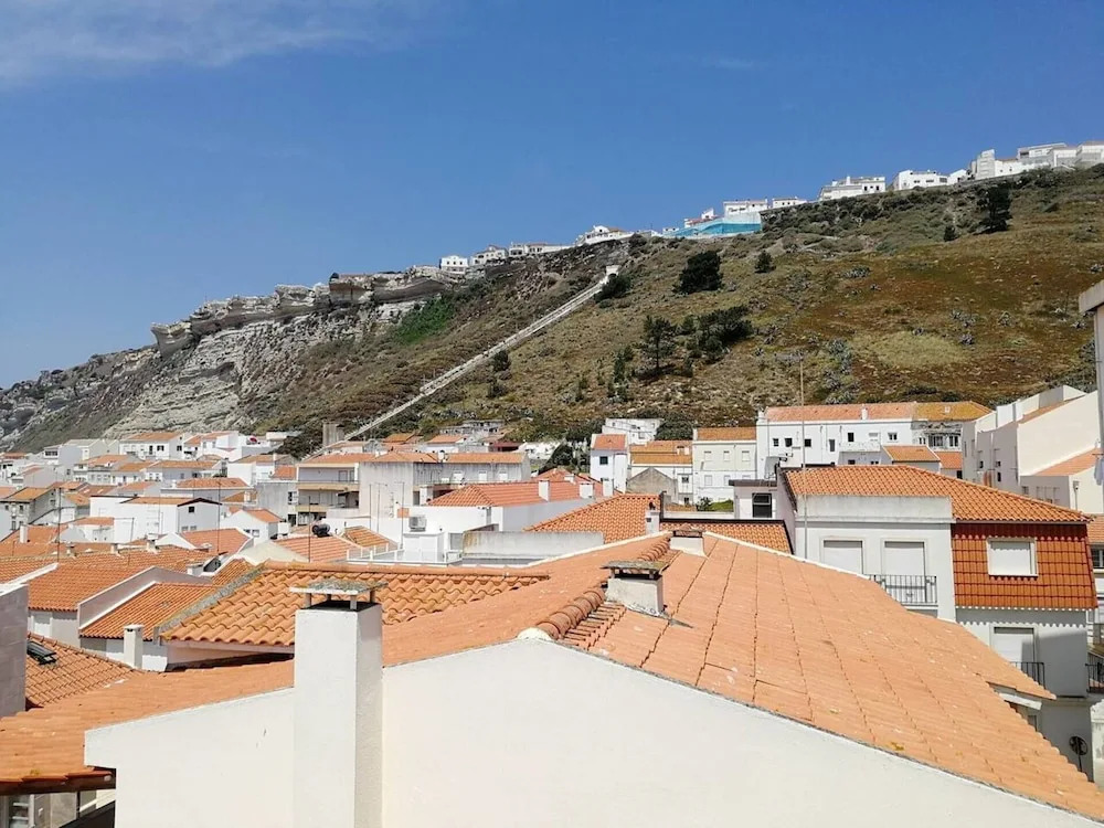2 Bed Flat - Sleeps 5 - Parking - Wifi