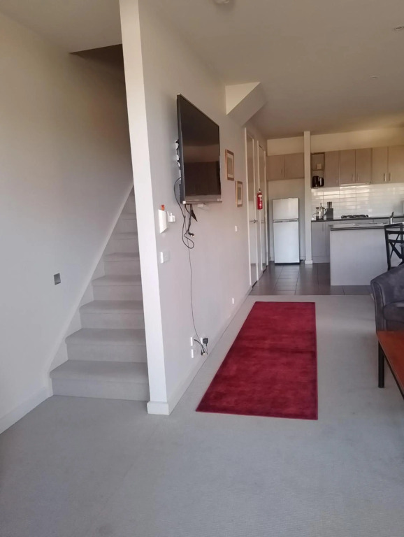 Lovely 2 bedroom apartment across from Shepp Lake.
