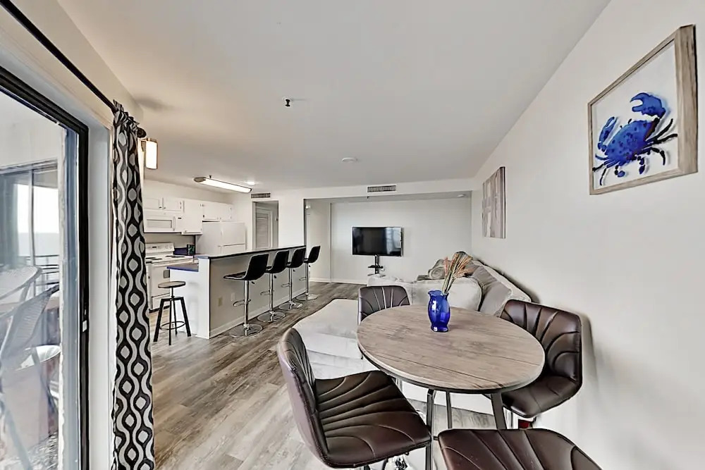 Mbr1617c 2 Bedroom Condo