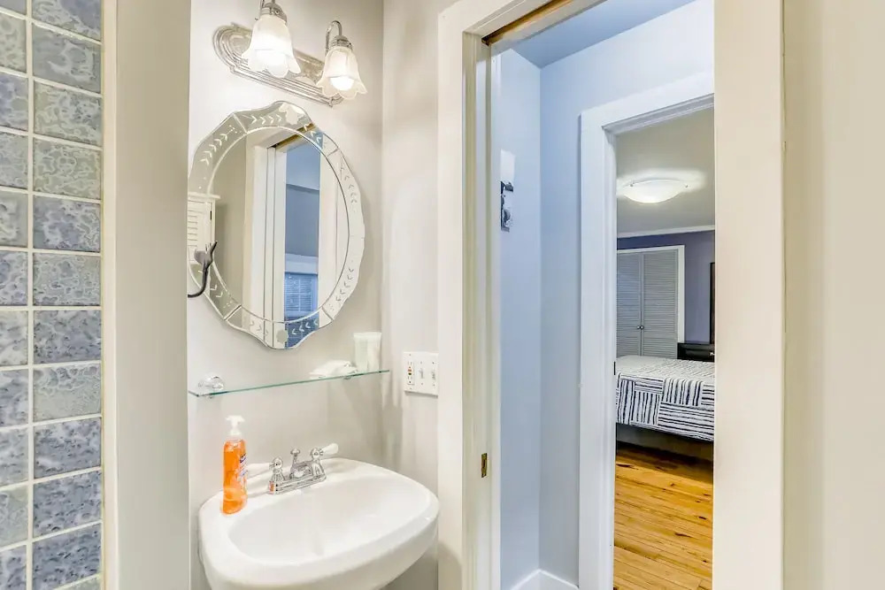 Adorable Cottage Near Downtown W/ Enclosed Yard & Spiral Staircase - Dogs OK
