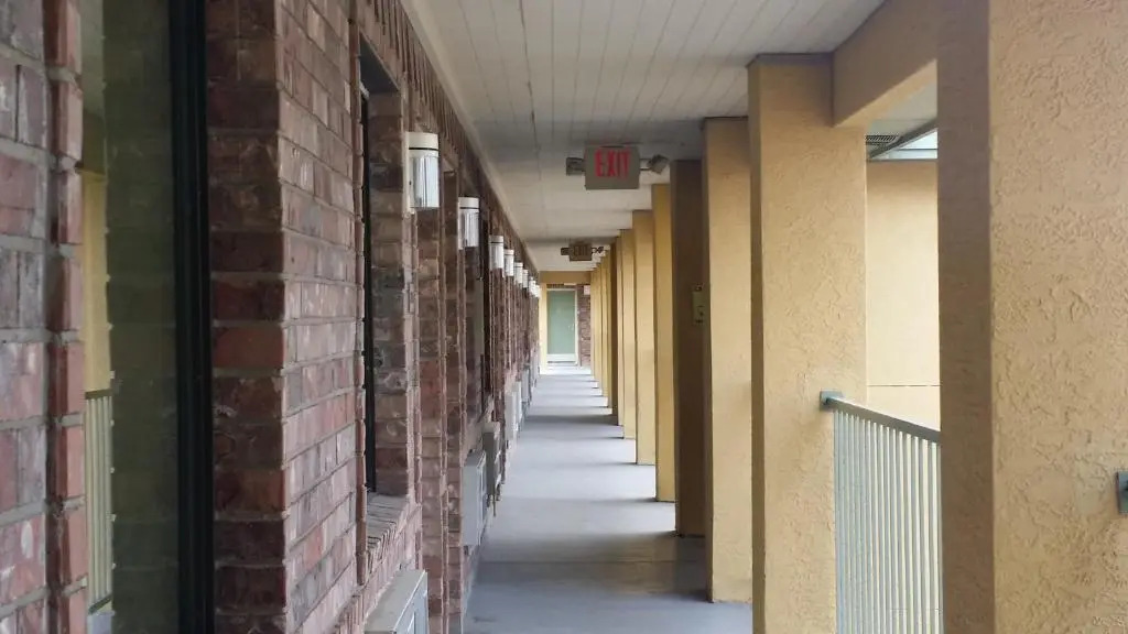 Country Hill Inn and Suites