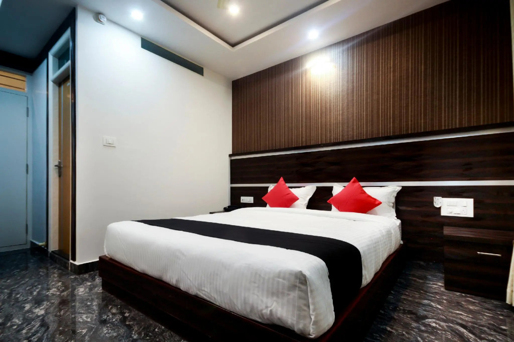 FabHotel Prime Suloka Towers - 500m from View point, Kaveri River
