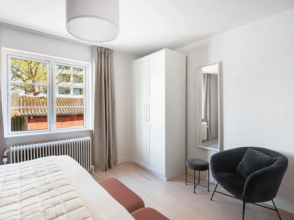 Charm 1 - Chic 2-bdr Apt With Shared Garden