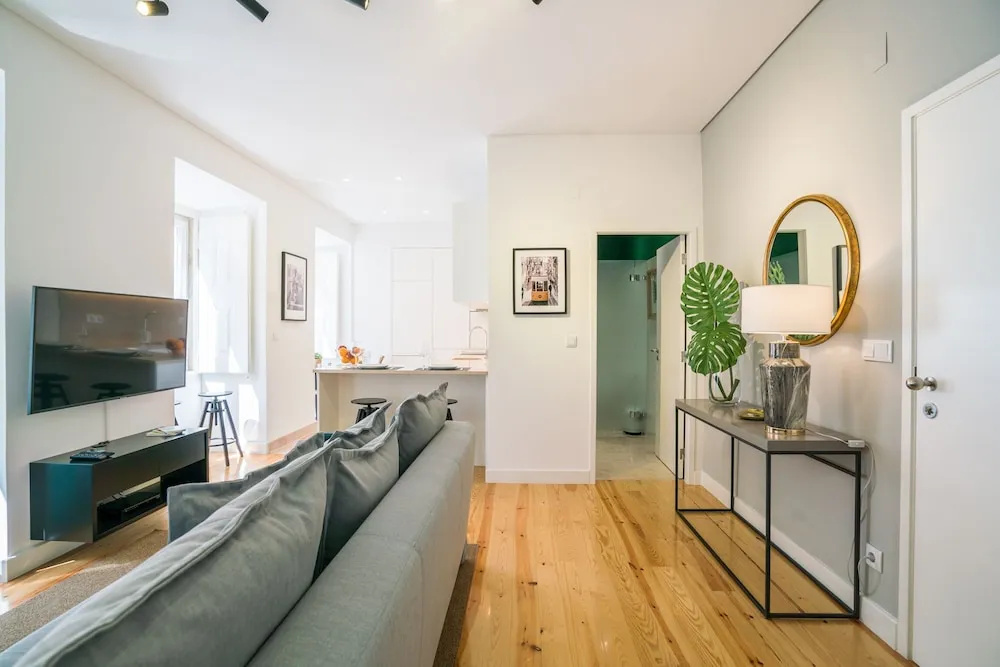 Modern Apartment in Chiado (The Heart of Lisbon) - 2