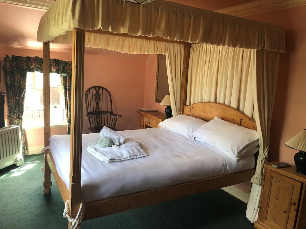 The Cross Keys Hotel