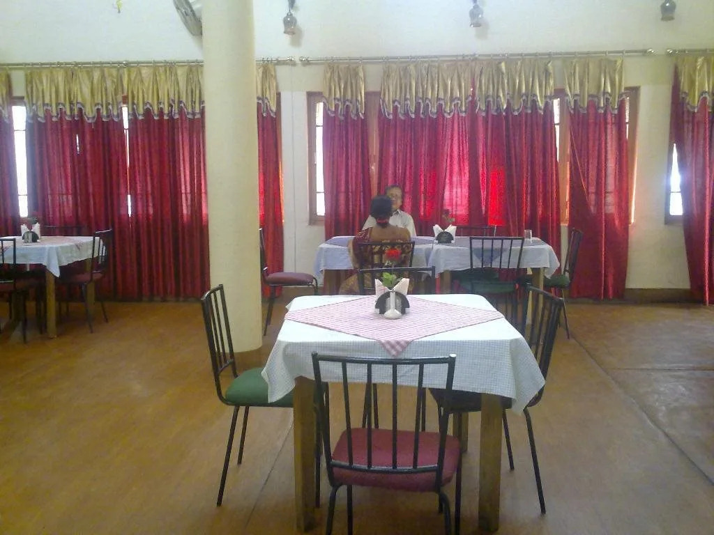 Hotel Drona