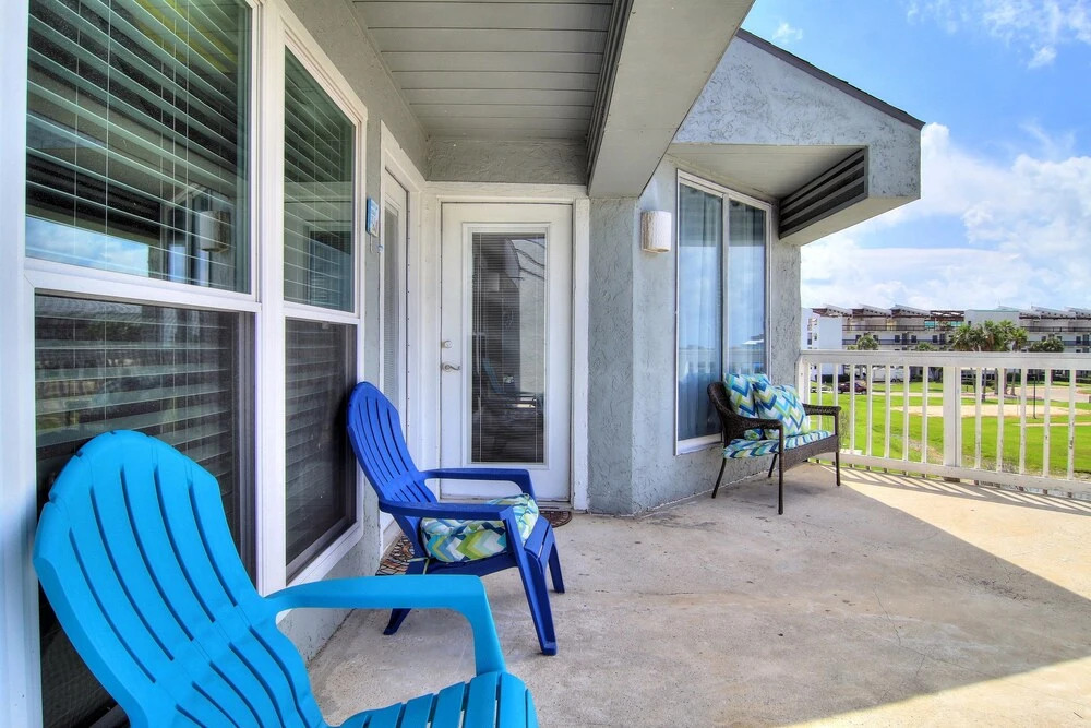 Third Floor Seabatical Condo in Mustang Island by Redawning