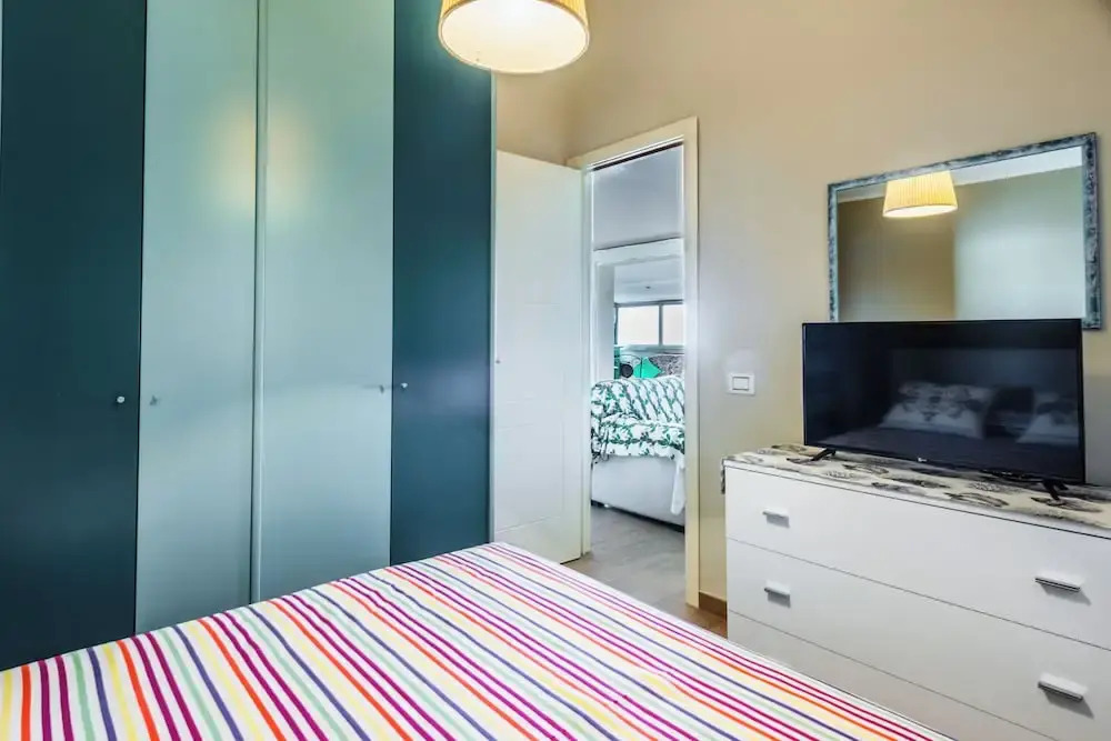 Golden Park Apartment with Terrace