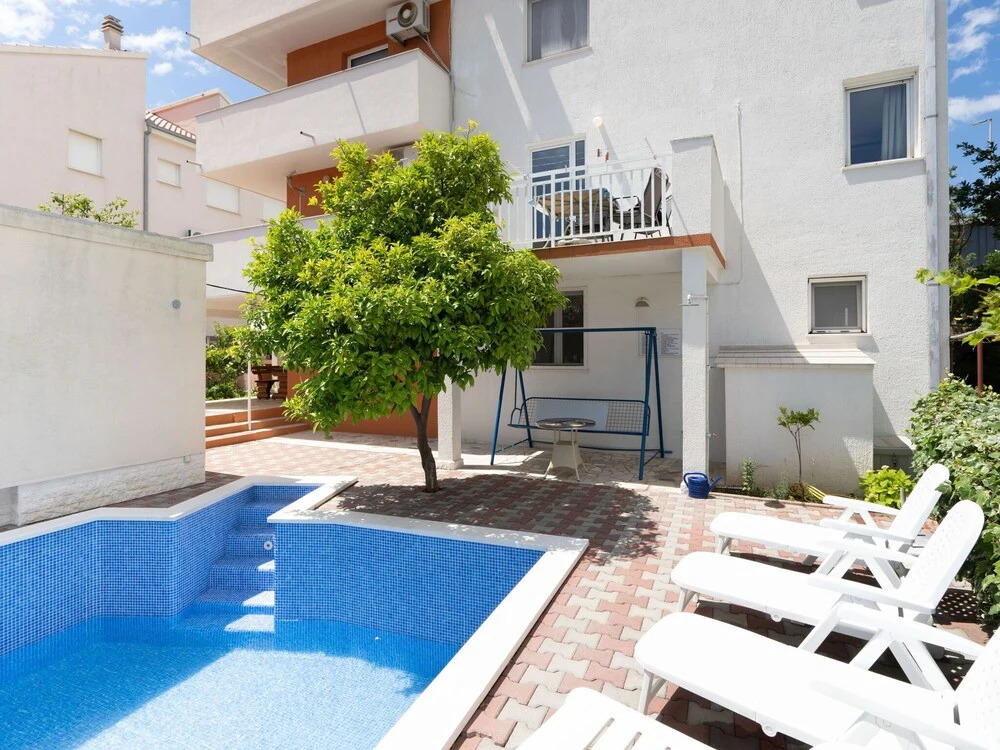 Simplistic Apartment in Okrug Gornji near Sea