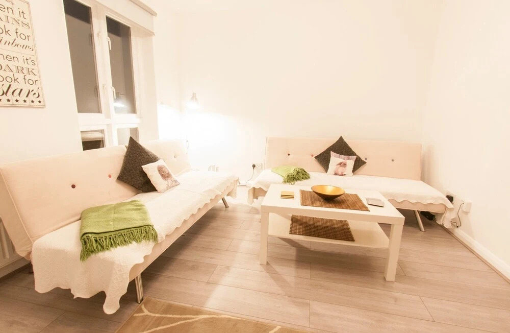 Newly Refurbished 2-br Flat for 5 in London