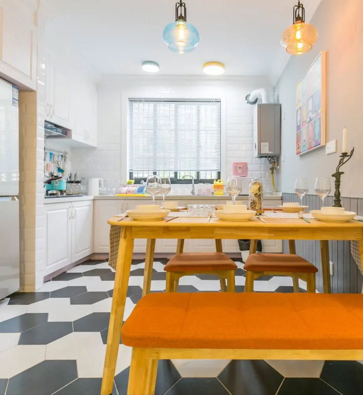 Henry's Apartment- Taikang Road
