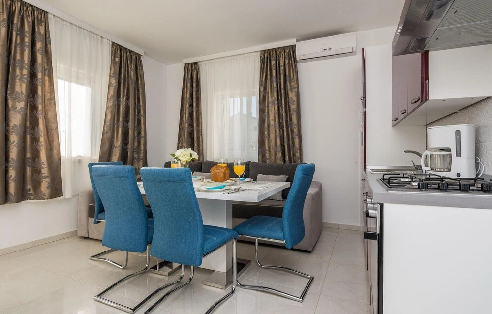 Lovely Home In Privlaka