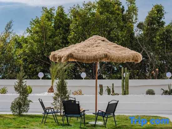 Lis Amman Holiday Villa Seaview Pool Estate Hotel (Erhai Airport Branch)