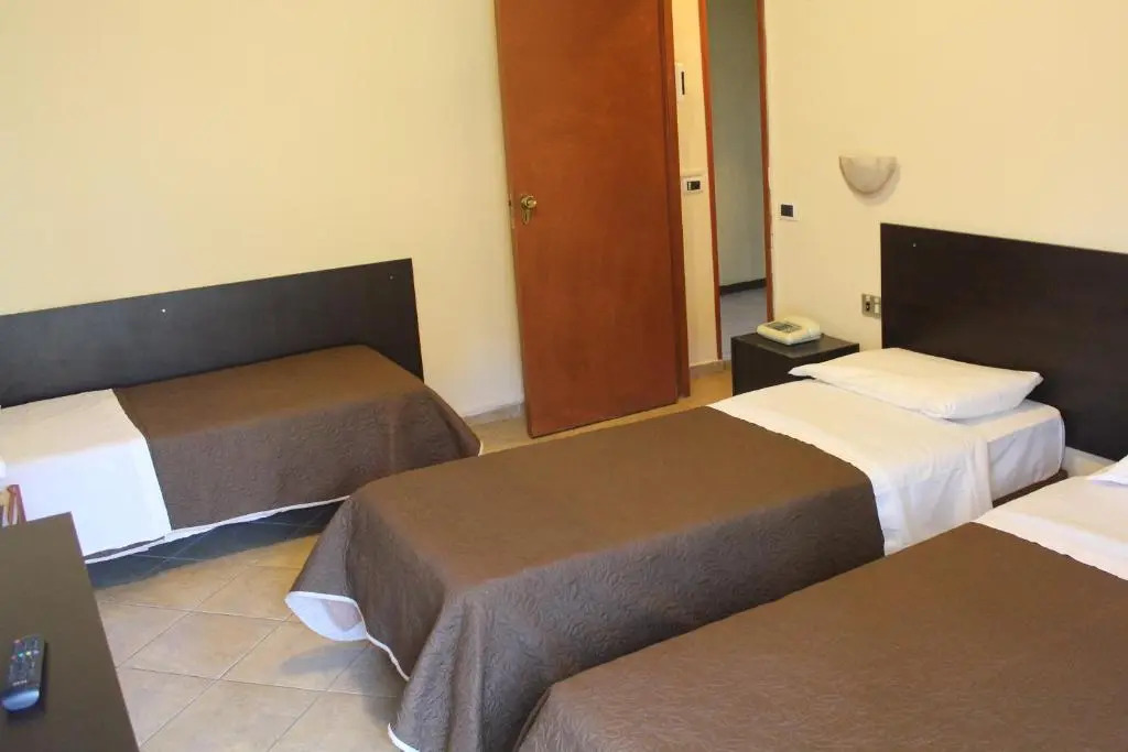 Hotel 106