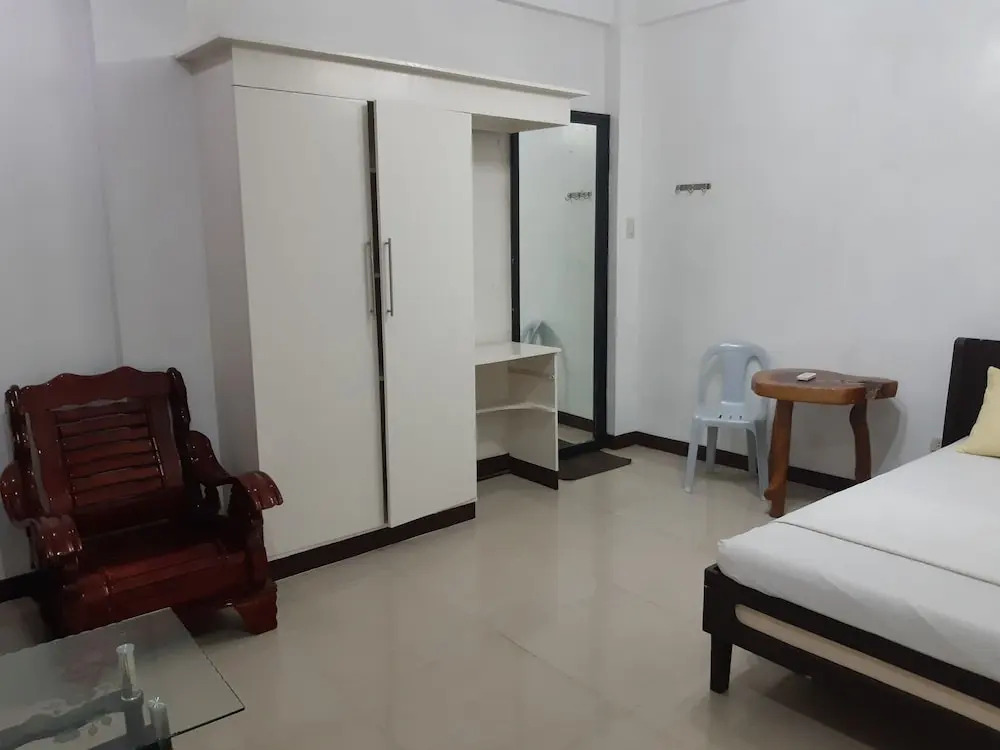 OYO 590 Sharana Pensionne