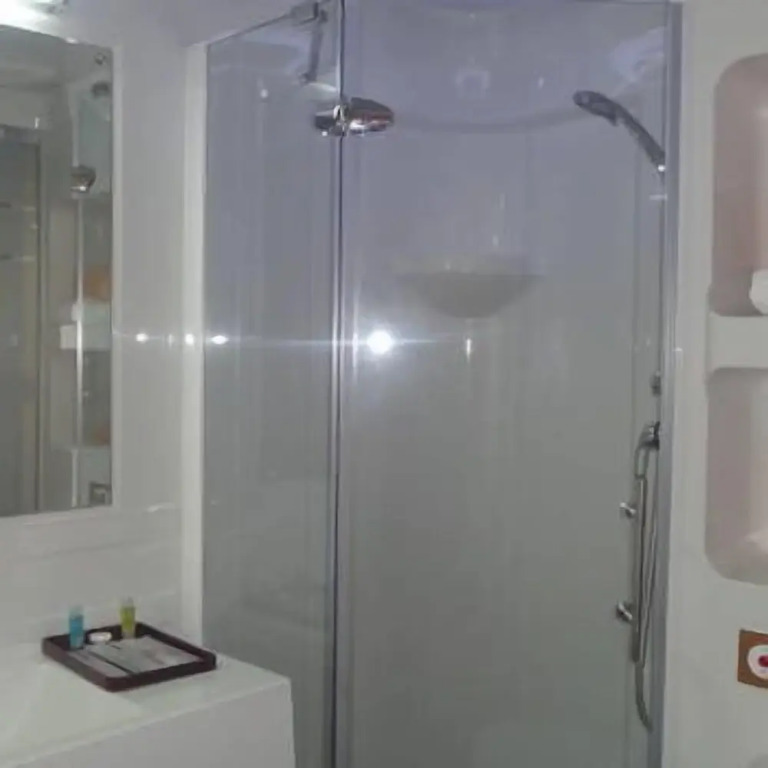 YHT Healthcare Chain Hotel