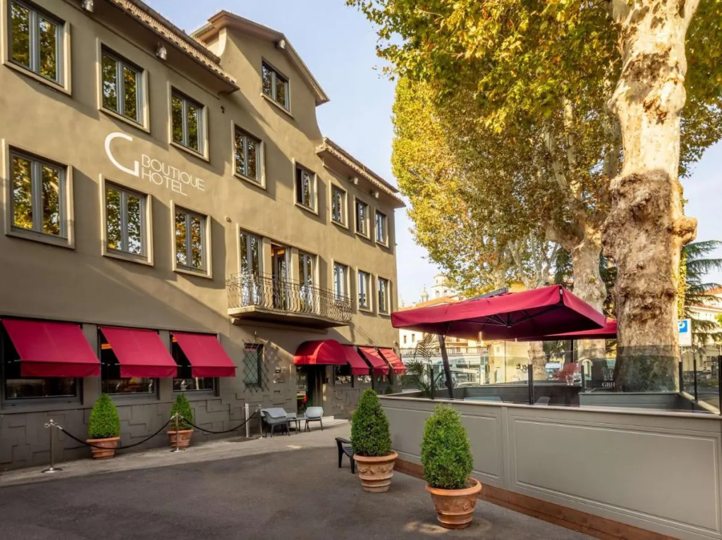 The Glam Boutique Hotel & Apt