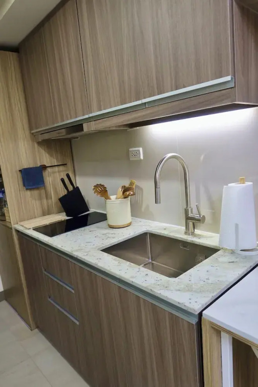 Taguig Grand Suite - Cozy Modern Apartment