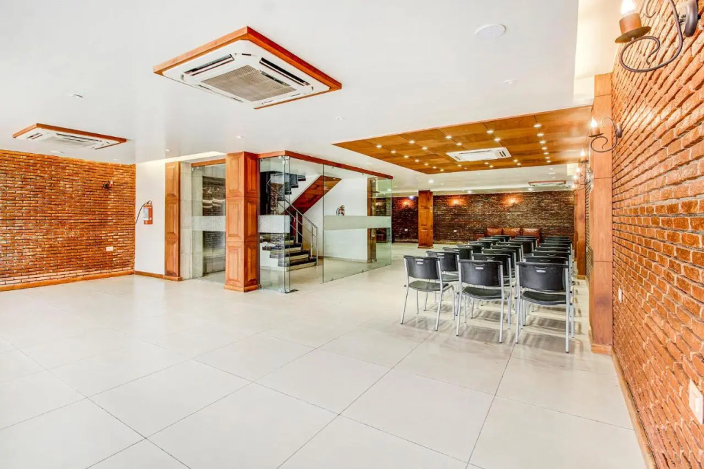 FabHotel Naman Palace