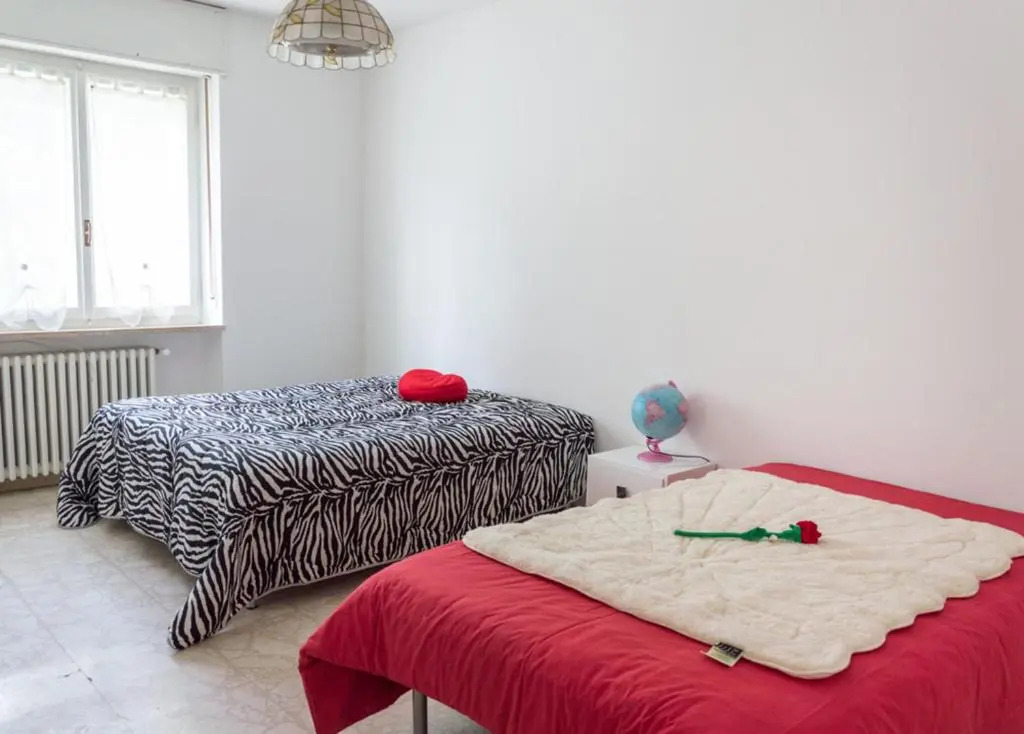 4 bedrooms appartement with enclosed garden and wifi at Recanati 8 km away from the beach