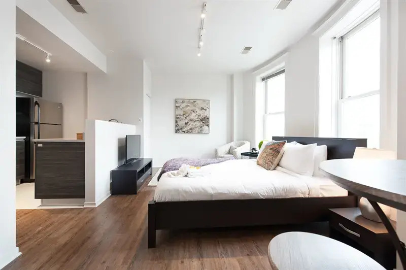 Airy Studio in South Loop by Sonder