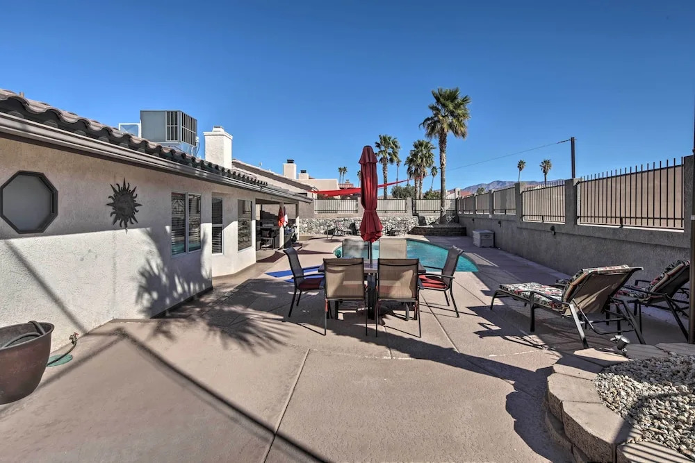 Lake Havasu Home: Heated Pool & Golf Course Views
