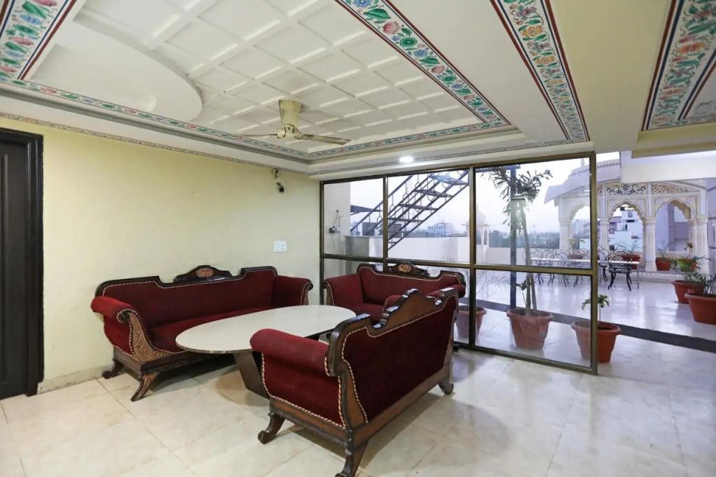 Hotel Grande Residency