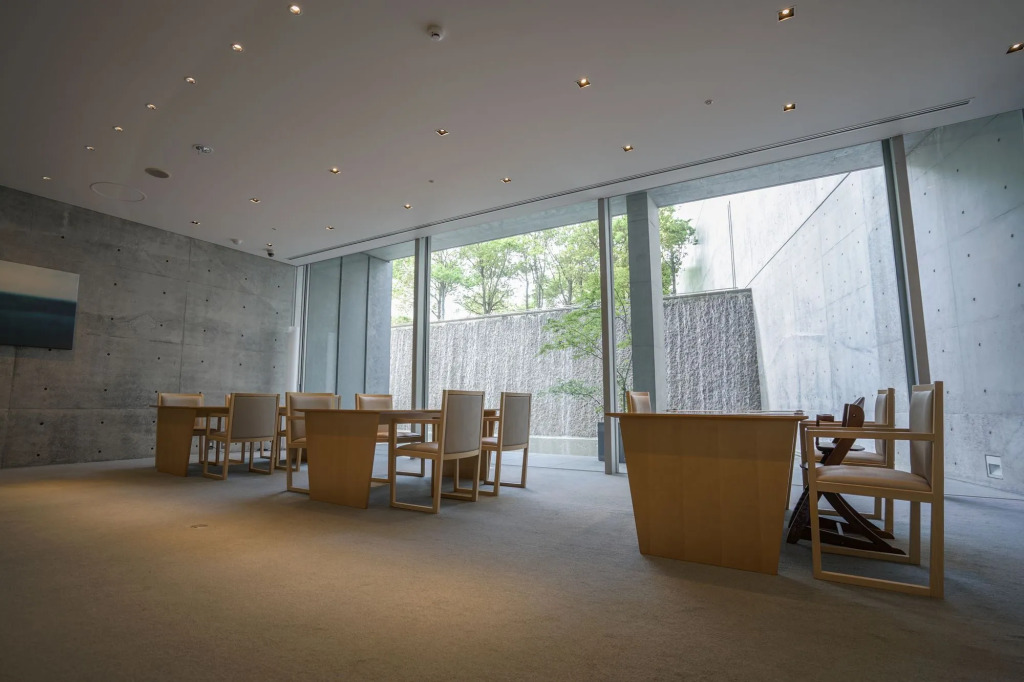 SETOUCHI RETREAT AONAGI by Onko Chishin