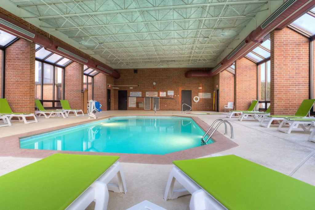 Comfort Inn & Suites Evansville Airport