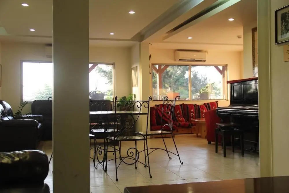 Neve Shalom Hotel