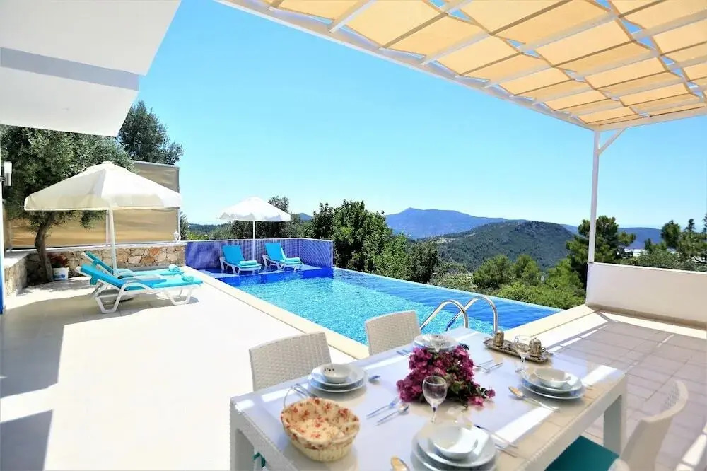 Villa Sahin by Helaltatilvillari