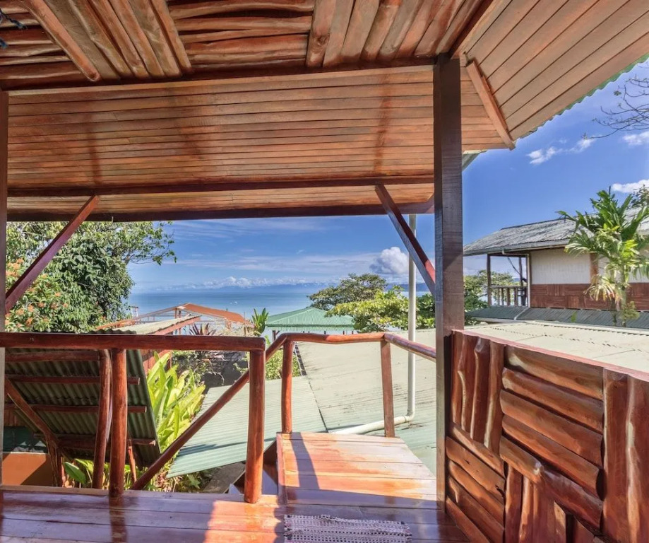 Cotingas Ocean View