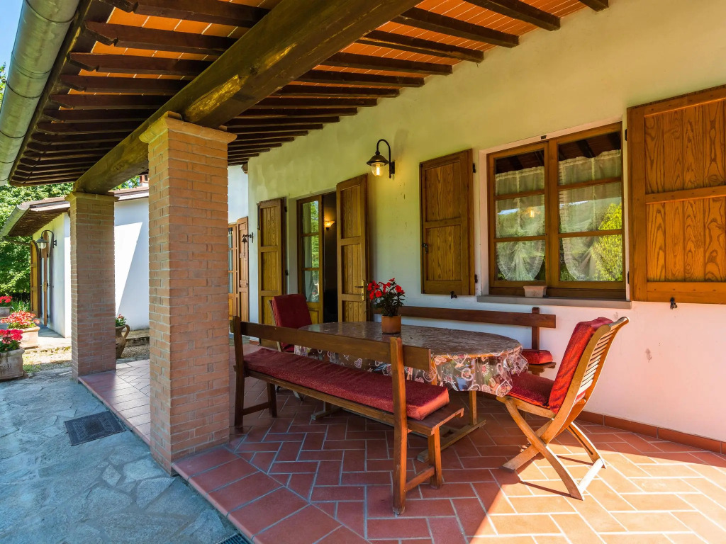 Farmhouse in Tuscany With Panoramic Pool