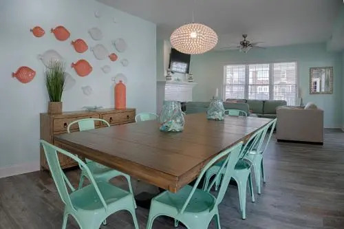 Beach Bungalow 8