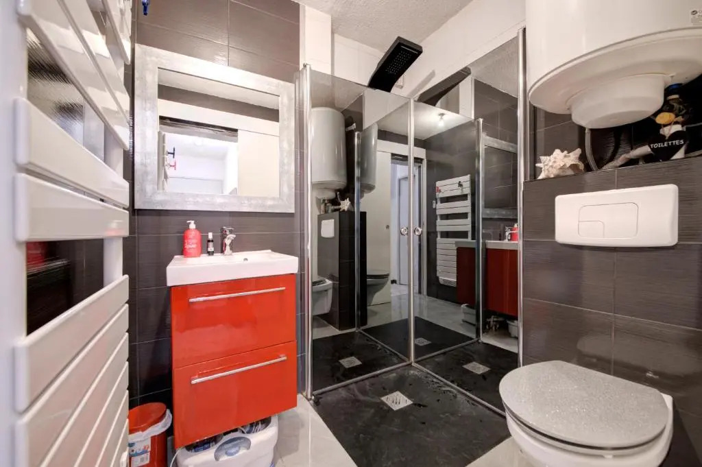 L Oasis studio proche hôpital et aéroport Piscine Parking &Netflix