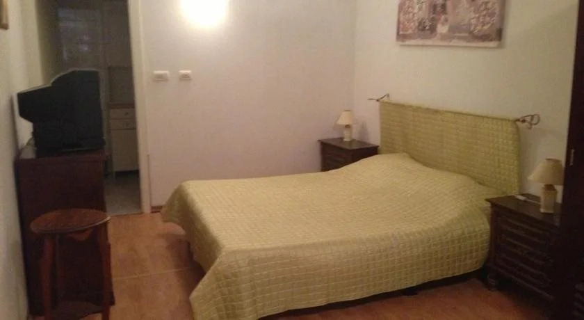Sunny Old Town Apartment