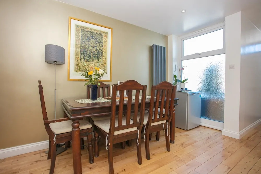 Clapham Junction House With Garden