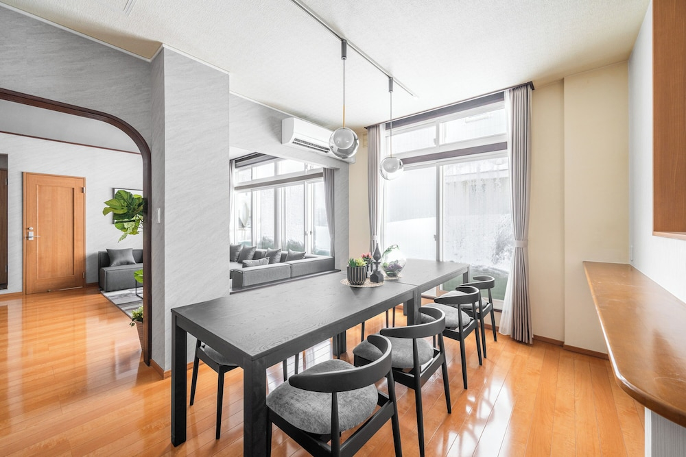 E-Us Sakaedori House