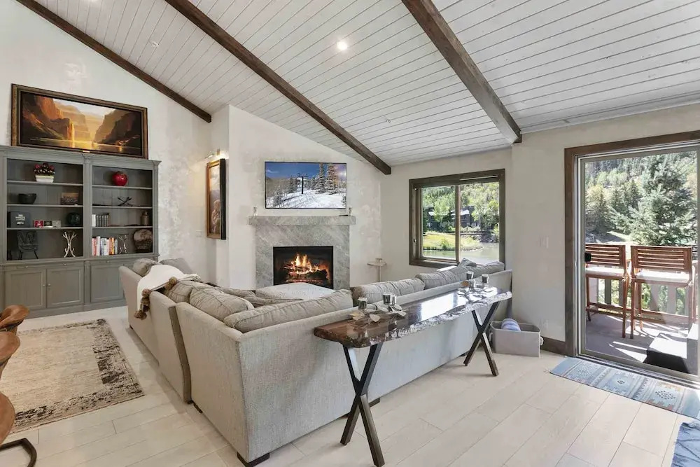 Cozy Ski Condo With Private Hot Tub 4 Bedroom Condo