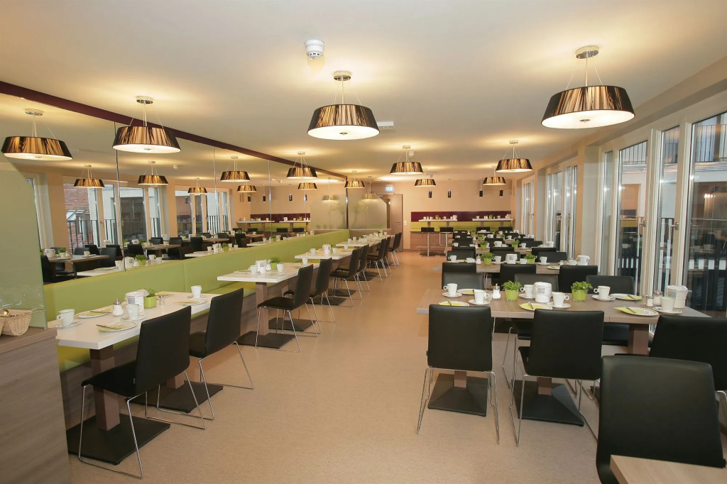 Hotel Demas City